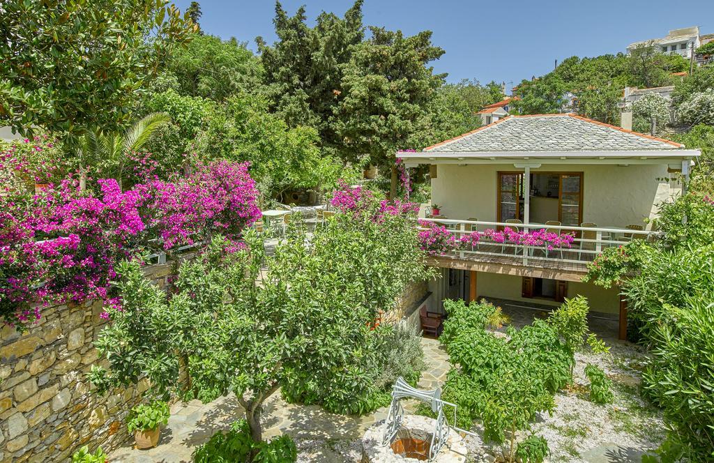 Konstantina Studios Alonnisos Town ภายนอก รูปภาพ