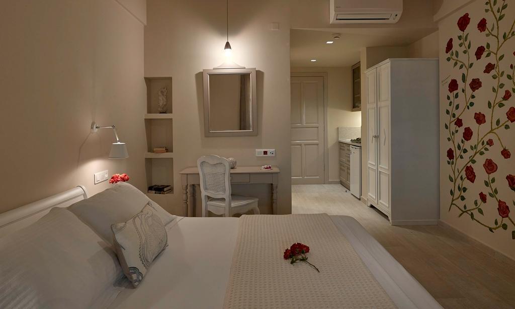 Konstantina Studios Alonnisos Town ภายนอก รูปภาพ