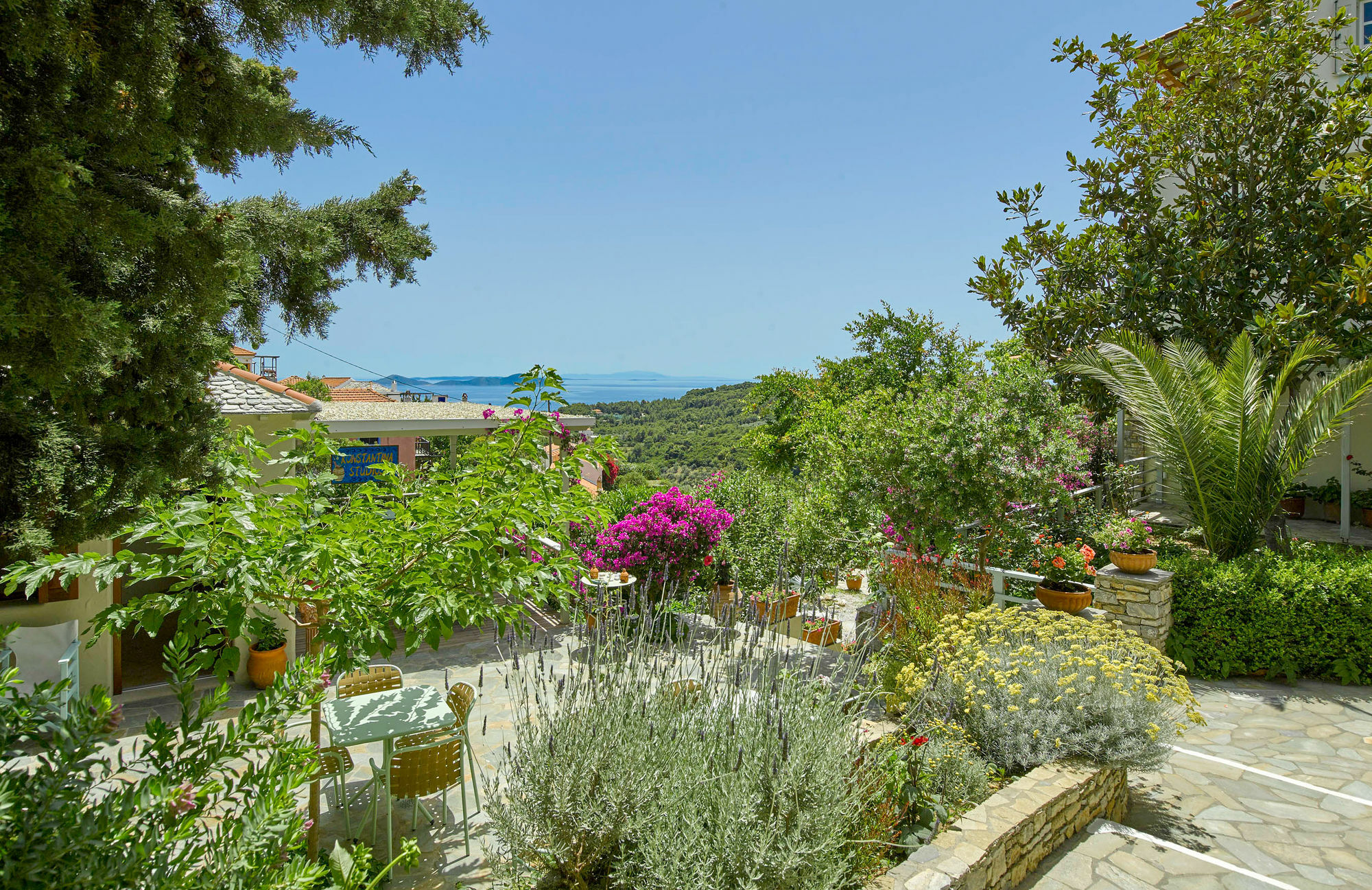 Konstantina Studios Alonnisos Town ภายนอก รูปภาพ