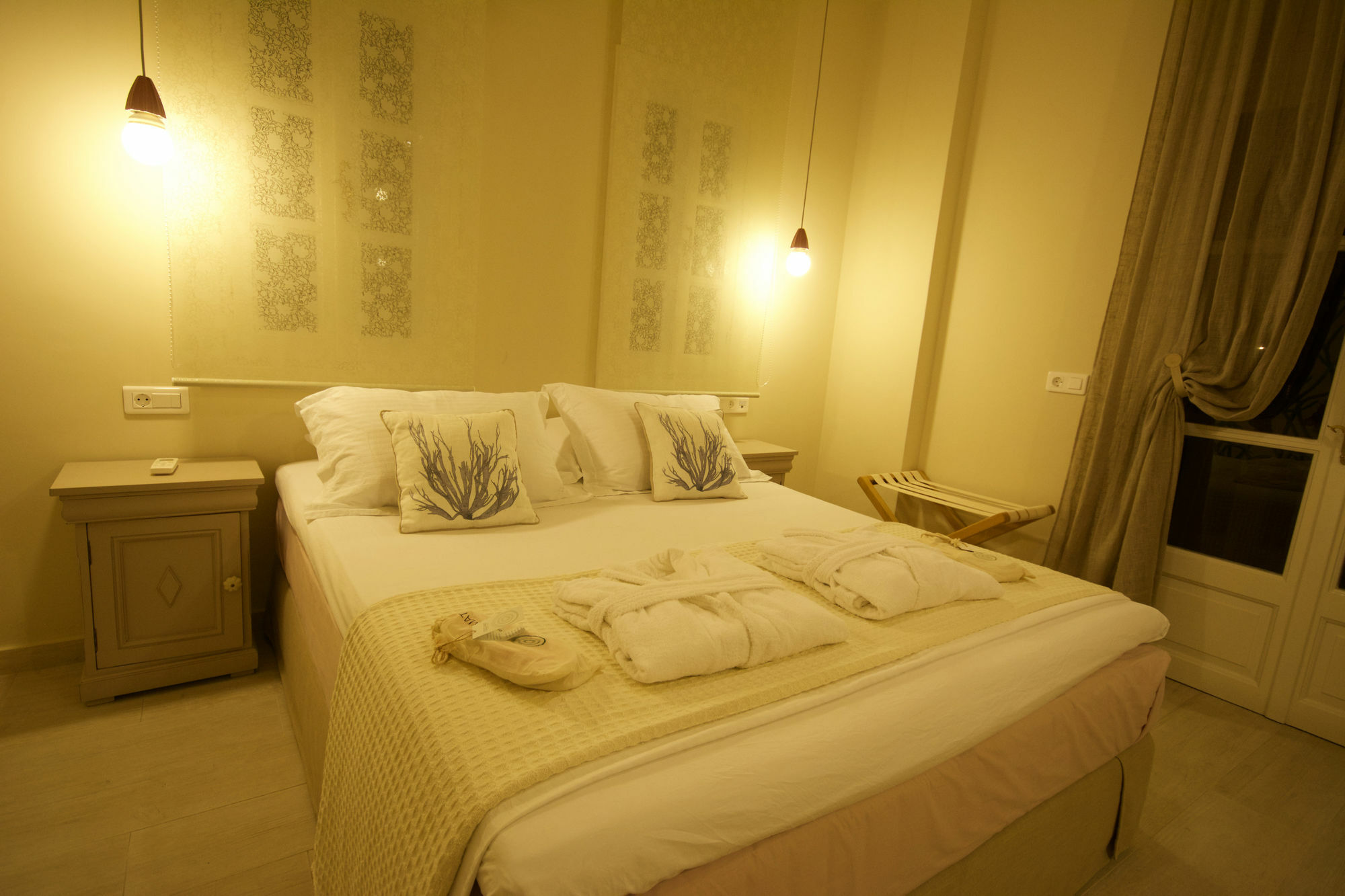 Konstantina Studios Alonnisos Town ภายนอก รูปภาพ