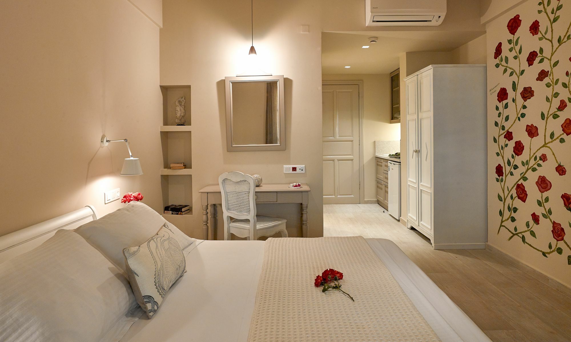 Konstantina Studios Alonnisos Town ภายนอก รูปภาพ